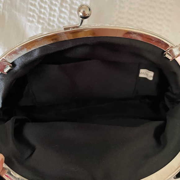 Black flower evening clutch handbag - Picture 10 of 12